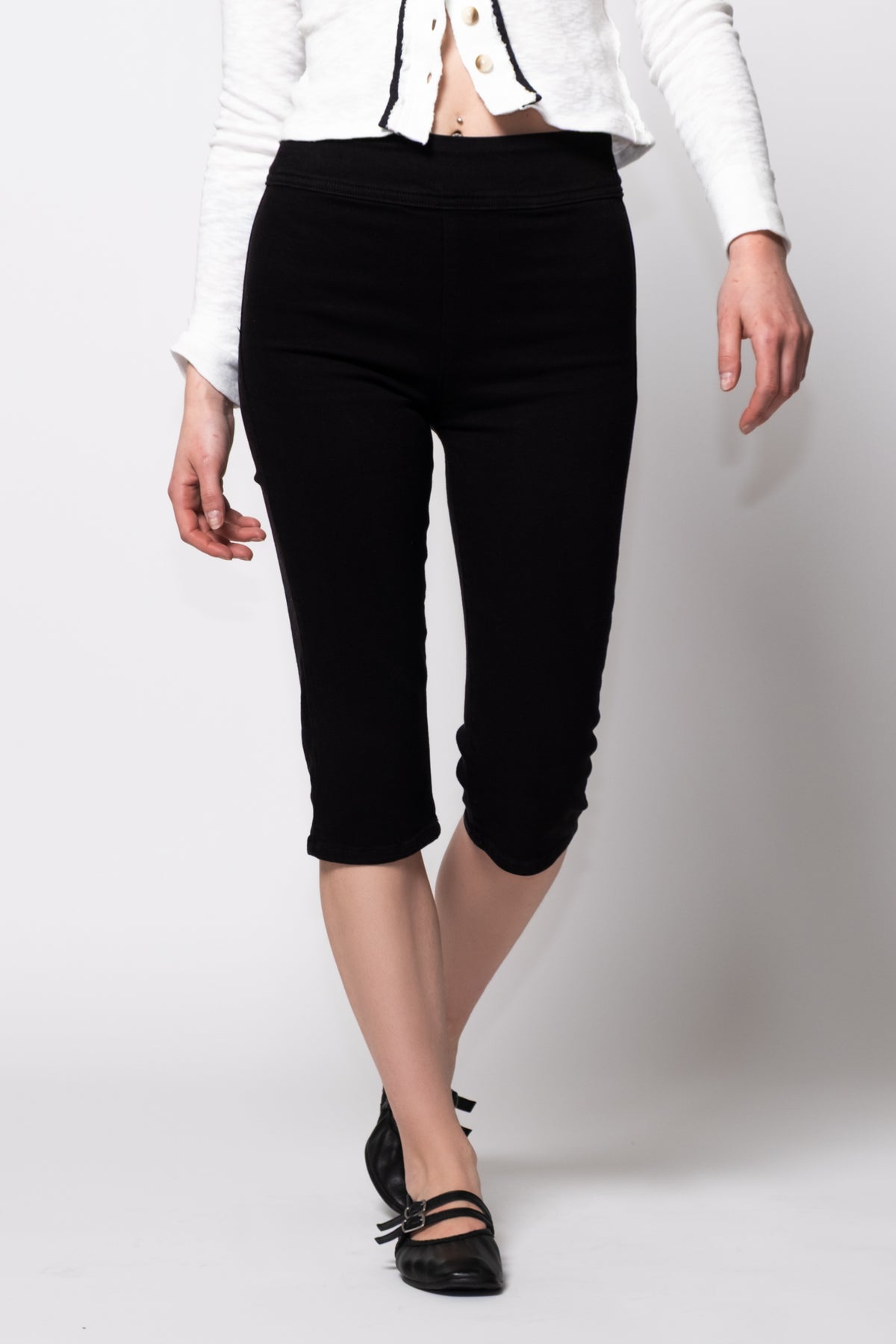 Just Black High Rise Stretch Capri Pants