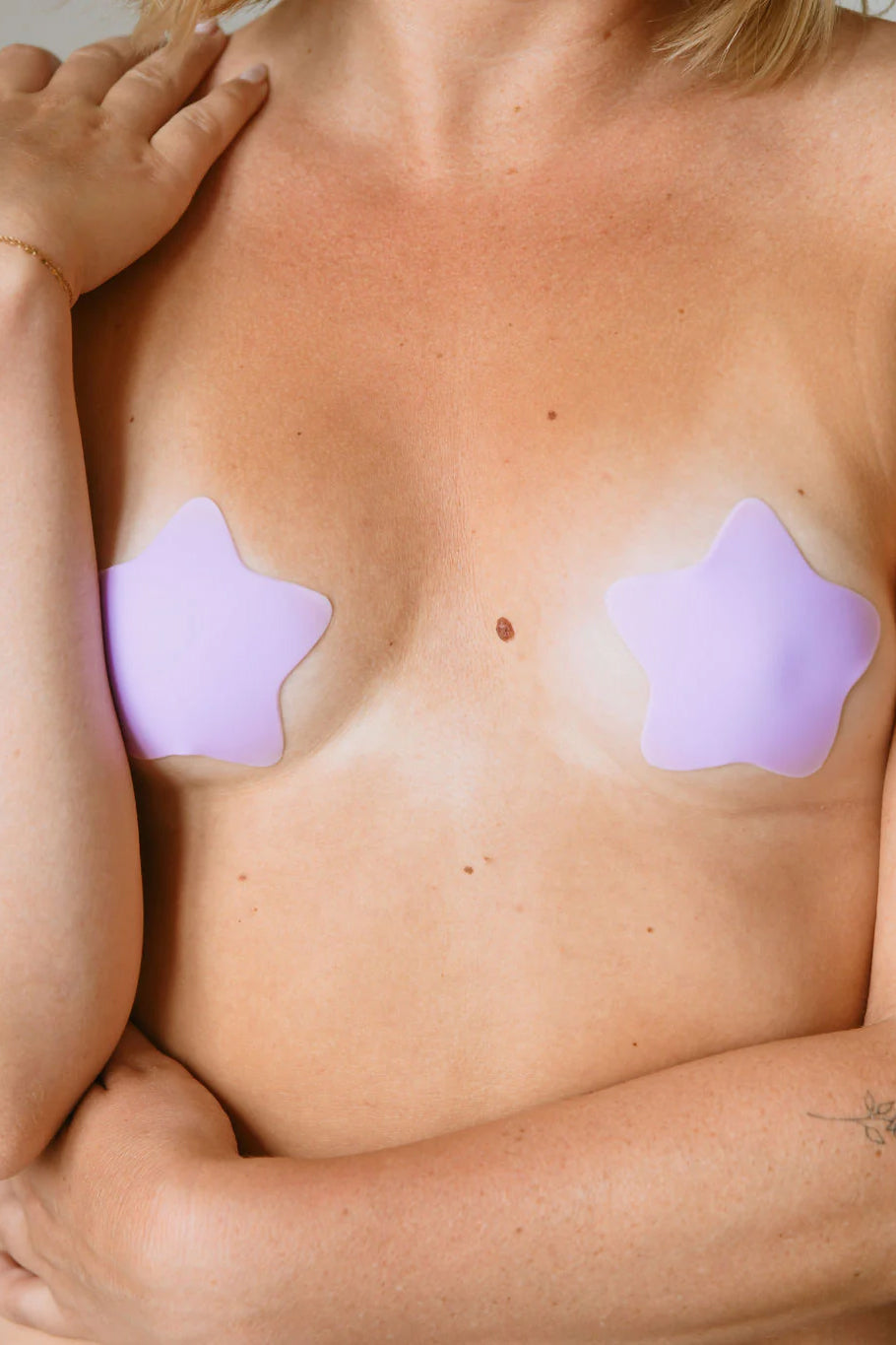 nipple covers for silk dress ad @nipnucover to the rescue! Expand your wardrobe possibilities with reusable silicone nipple covers! #fashionhacks #fashionguide