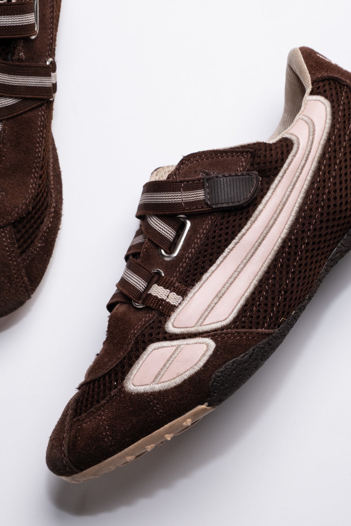 LA Gear Suede Velcro Strap Sneakers