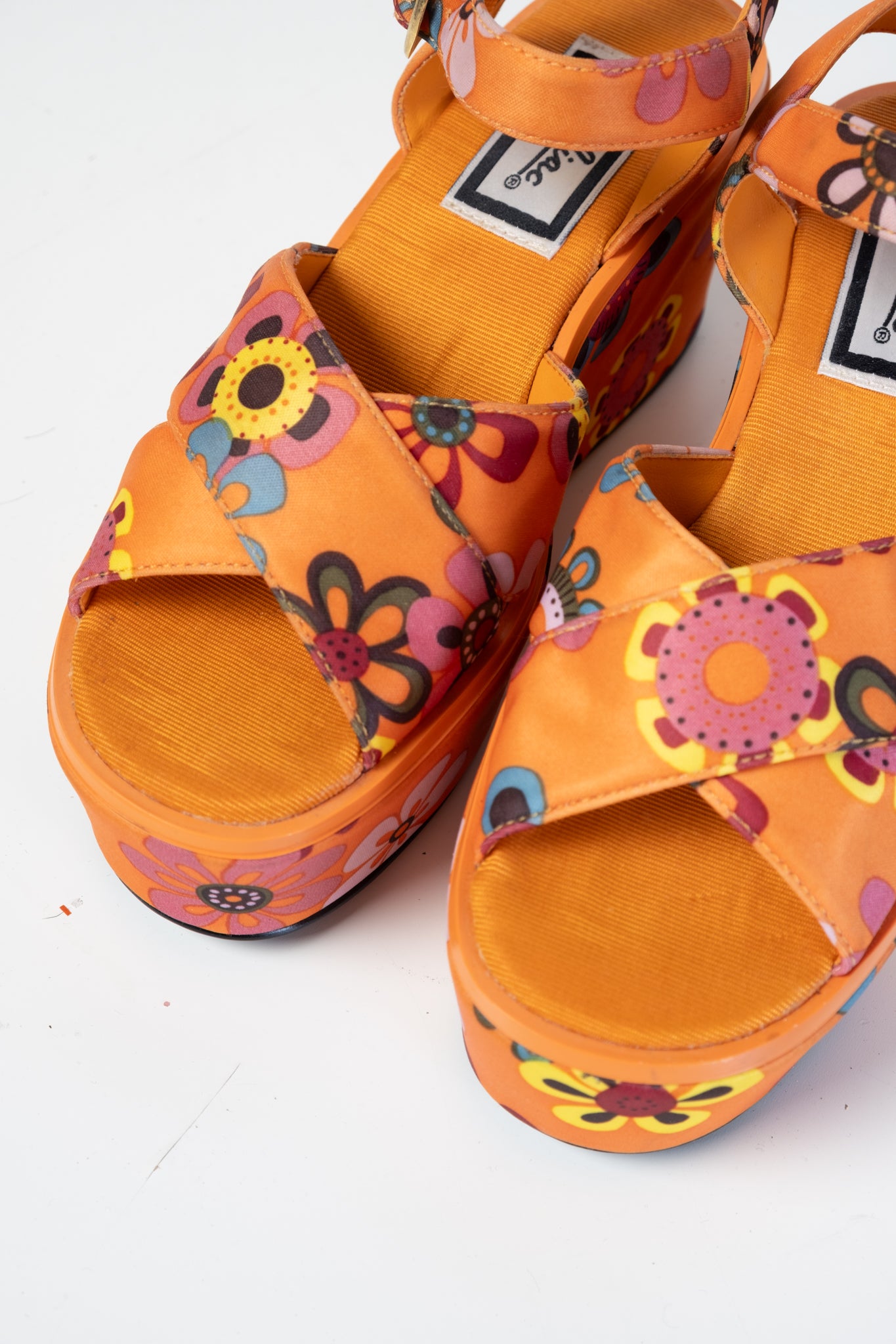 Deadstock 90s Zodiac Flower Power Platforms