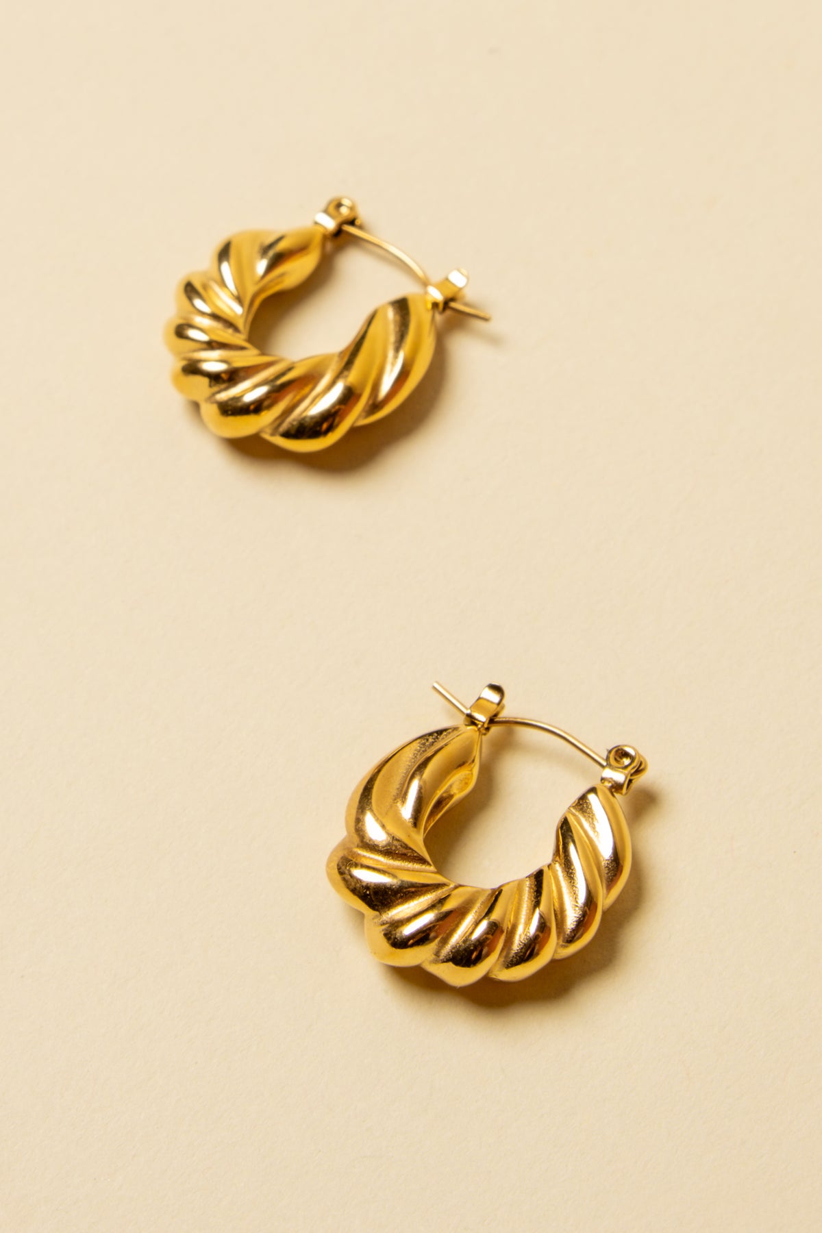 Milan Scalloped Hoops