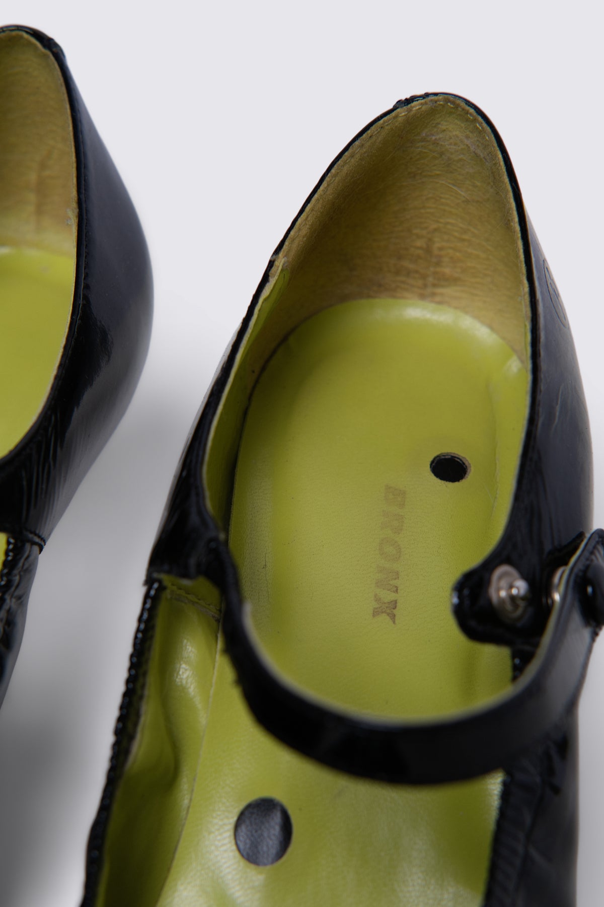 Y2K Bronx Scrunchy Patent Leather Kitten Heels