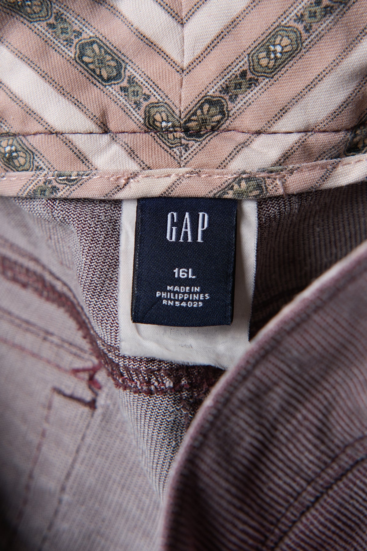 2004 Gap Long & Lean Lowrise Bootcut Corduroys