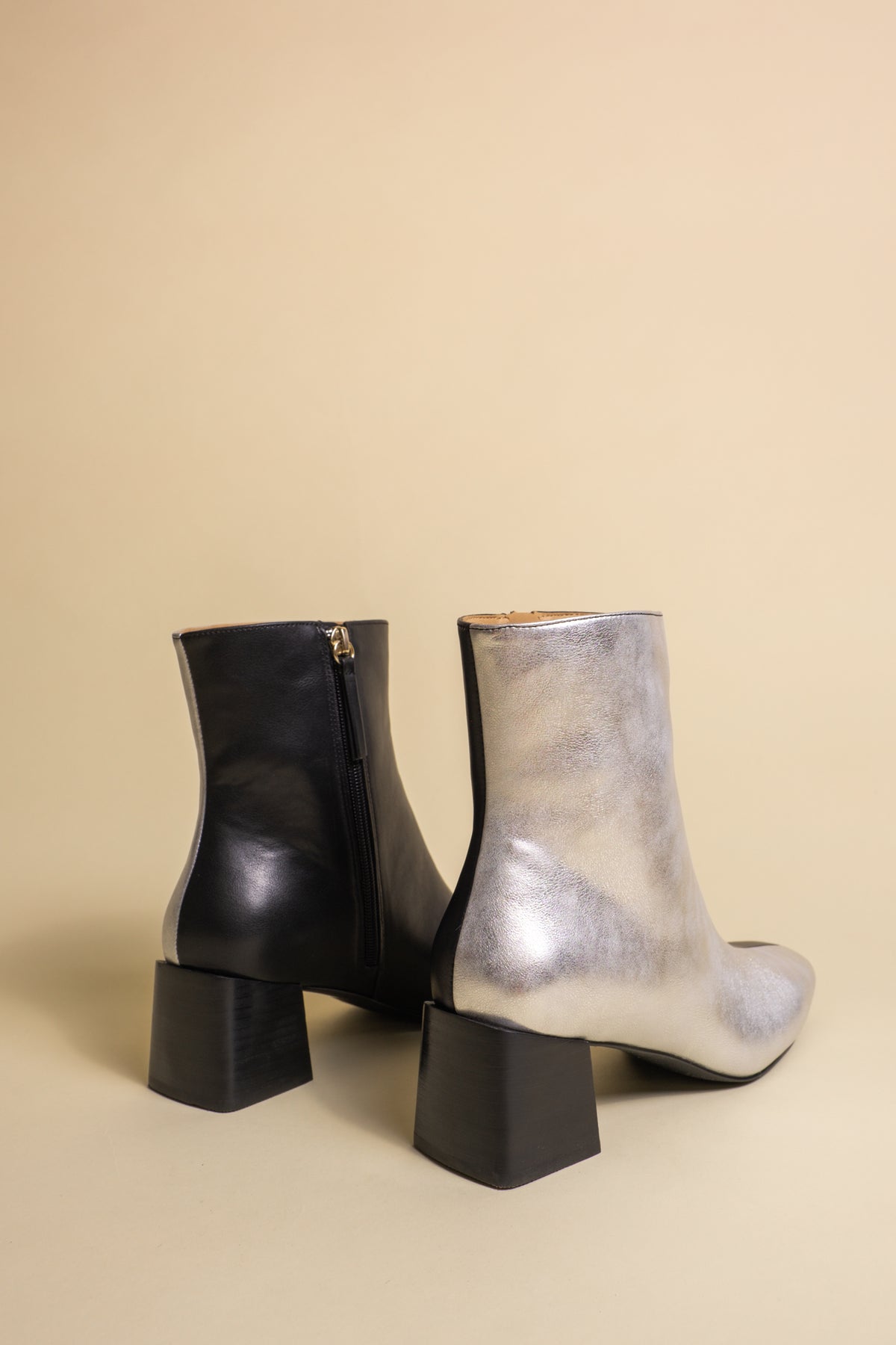 Split Up Boots – Calico