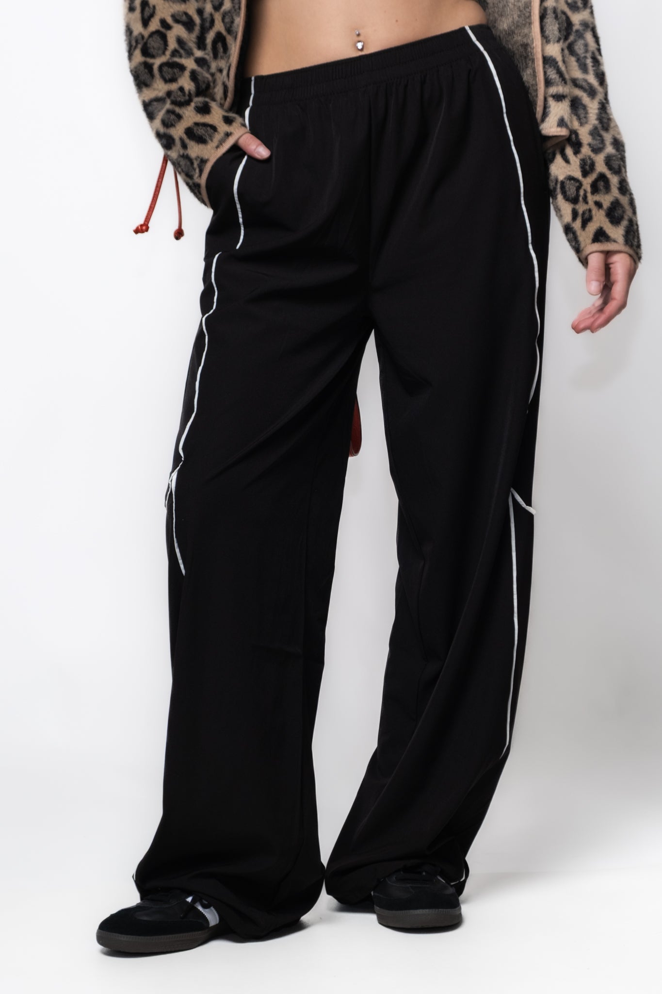 Simpti Weathercross Wide Slacks ブラック S Simpti Weathercross Wide Slacks ブラック S Weathercross Wide