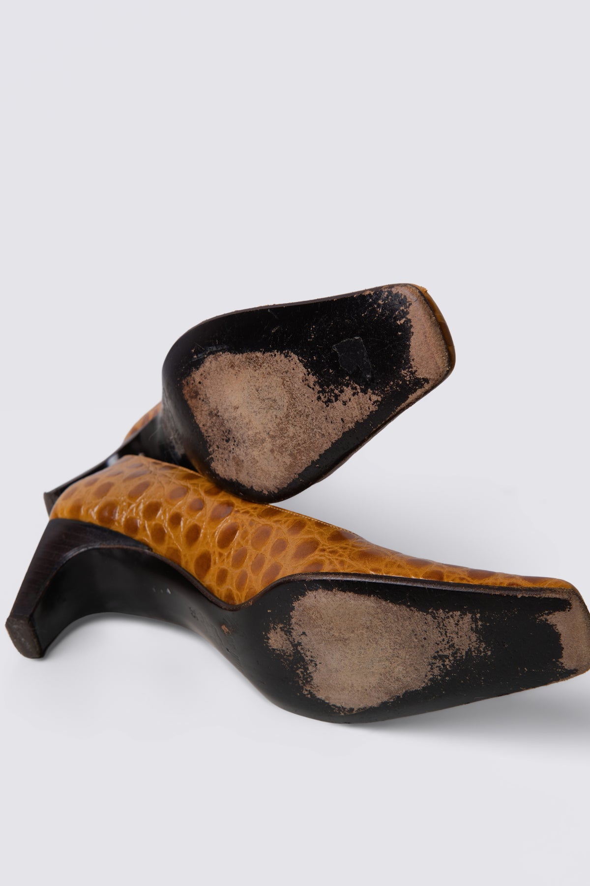 90s Miss Rossi Crocodile Embossed Leather Square Toe Pumps