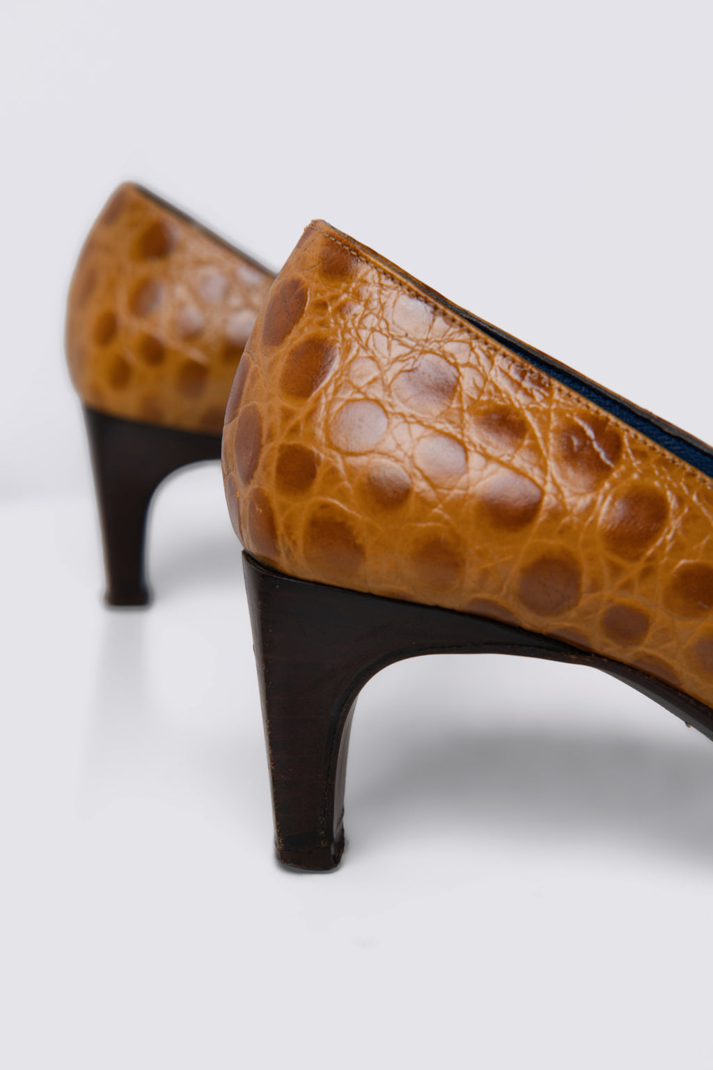 90s Miss Rossi Crocodile Embossed Leather Square Toe Pumps