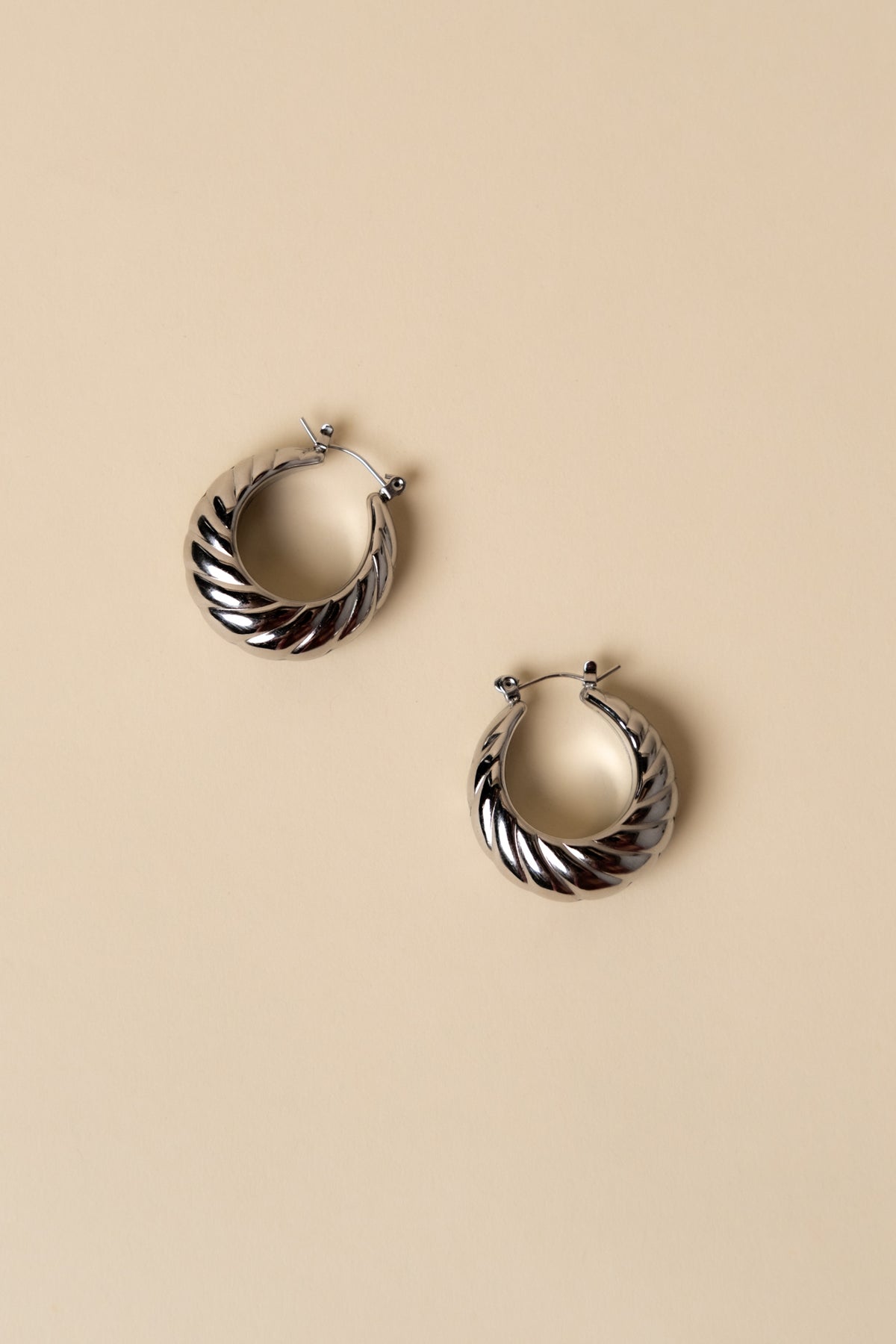 Nina Hoops