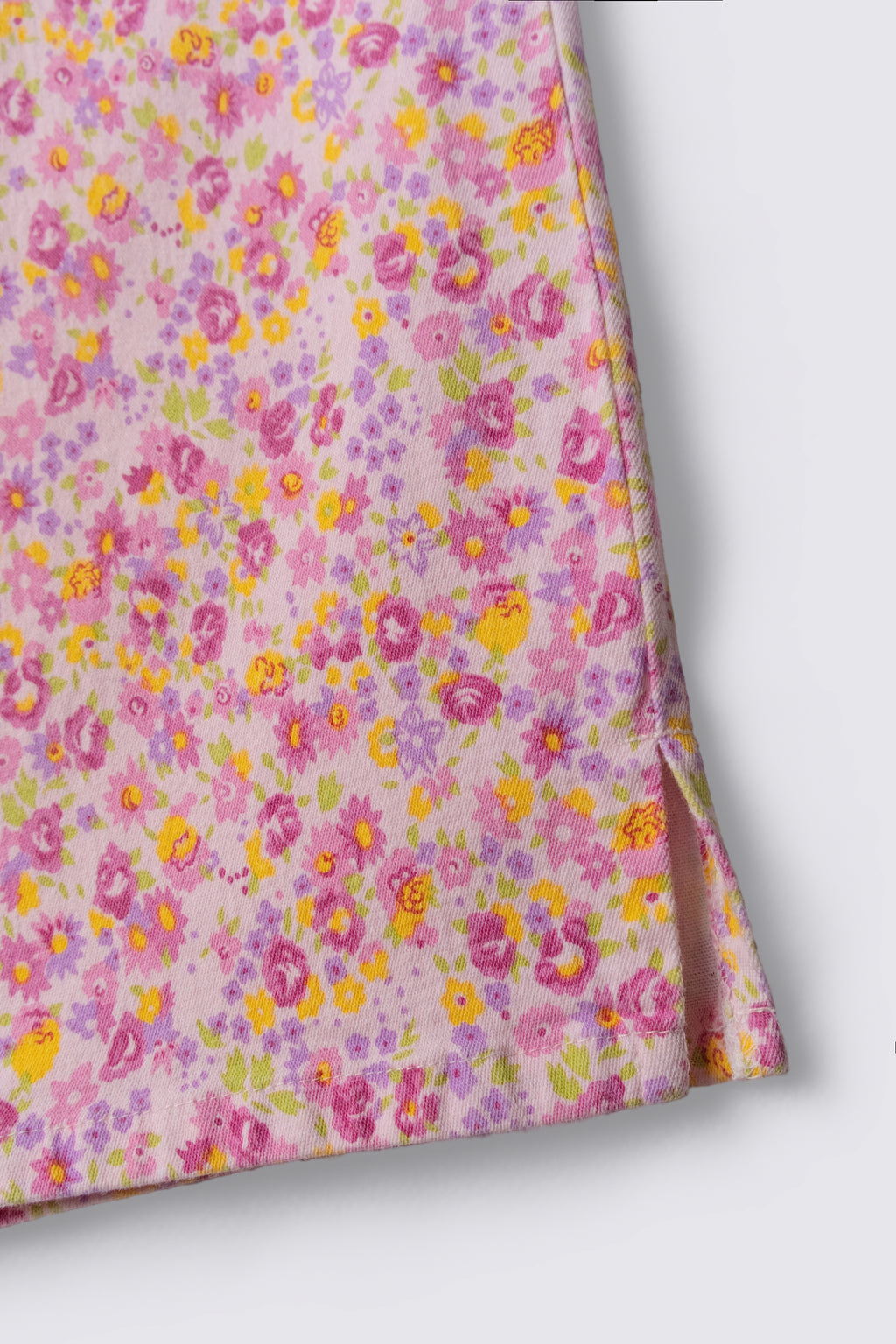 90s Moda International Floral Print Highrise Capris