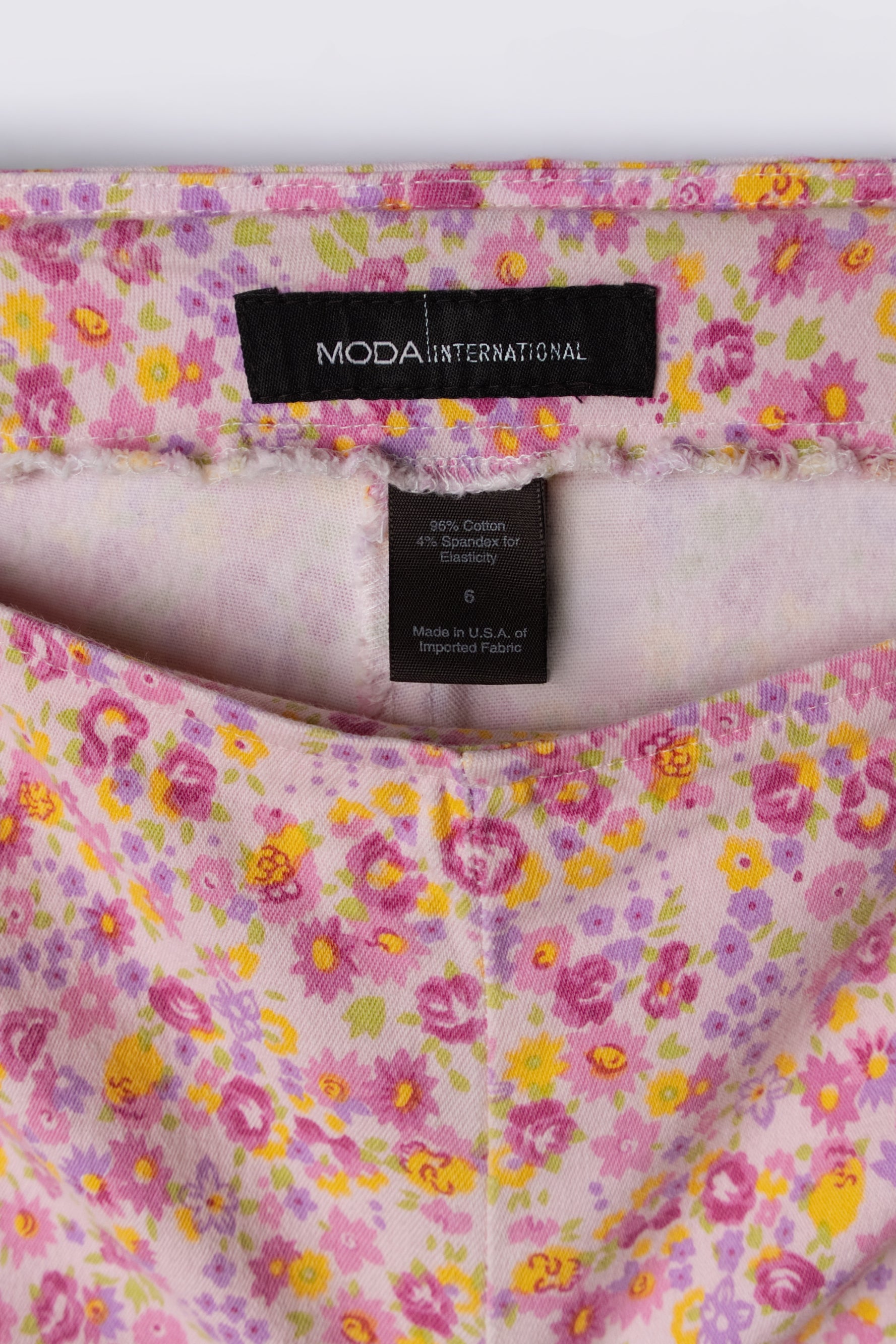 90s Moda International Floral Print Highrise Capris