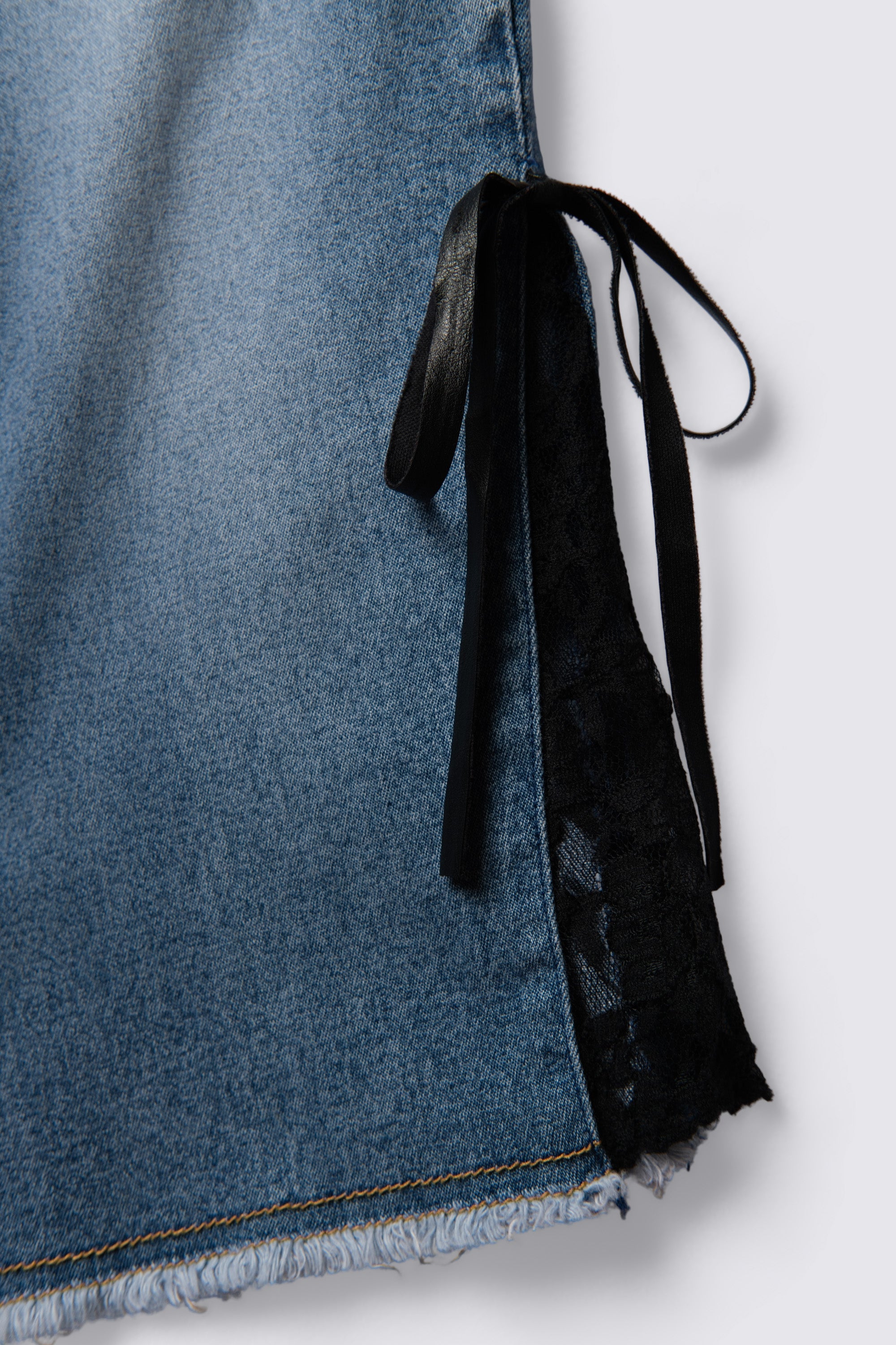 Y2K R4R Lowrise Lace Panel Capris
