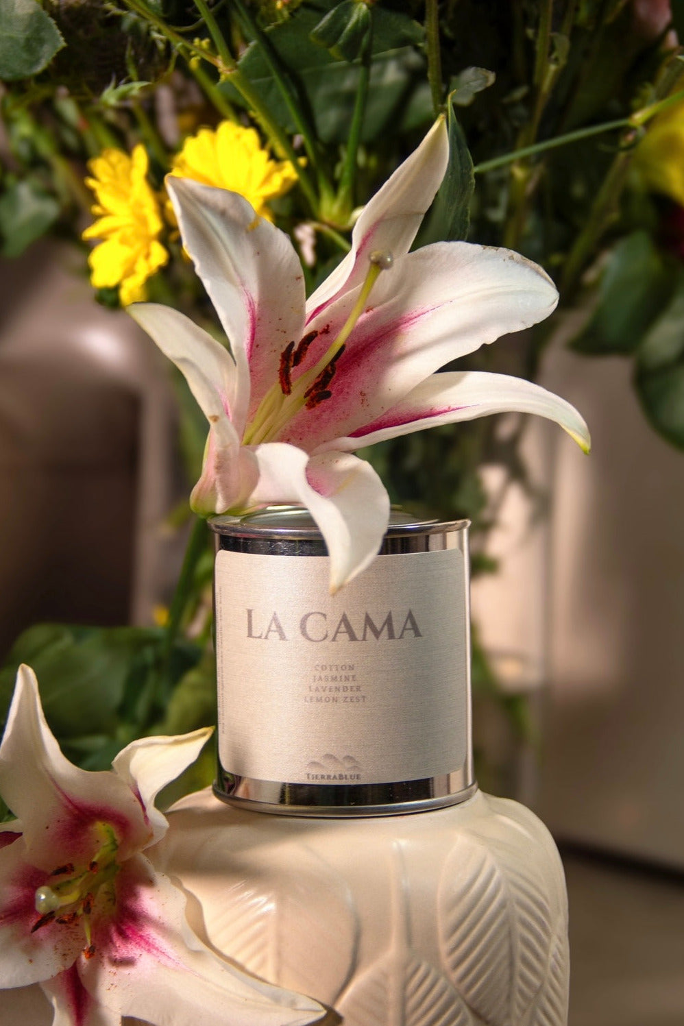 TierraBlue La Cama Candle