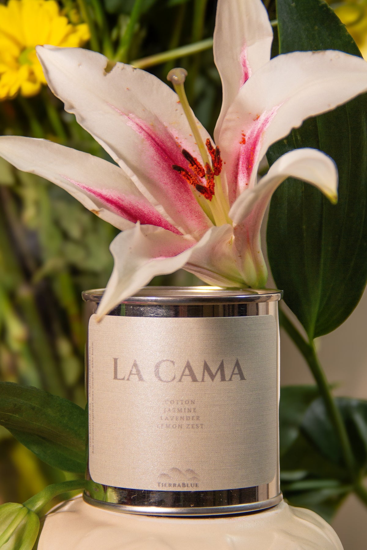 TierraBlue La Cama Candle