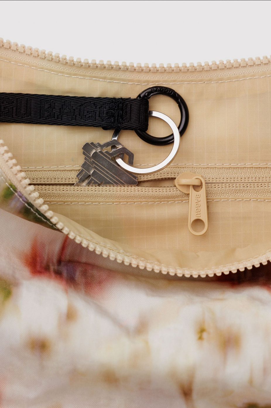 Baggu Medium Nylon Crescent Bag